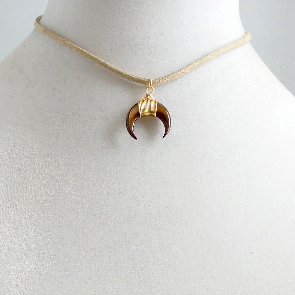 Crescent Moon Suede Choker - Estilo Concept Store