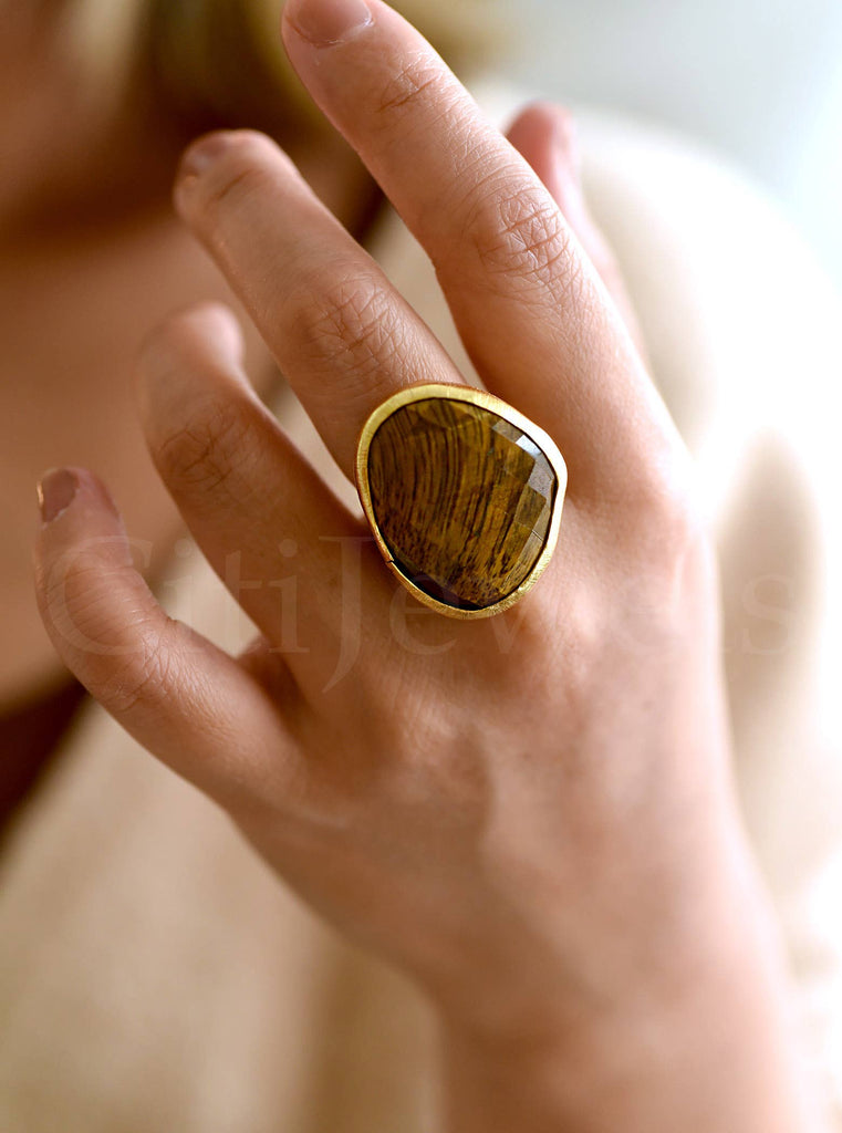 Free Form Gemstone Ring  Gold/Sapphire