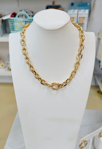 Toggle Chunky Chain Necklace