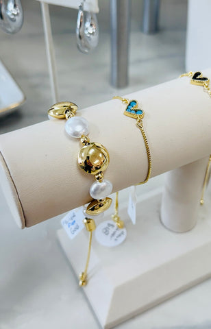 Flat Pearl and Gold Disks Bracelet